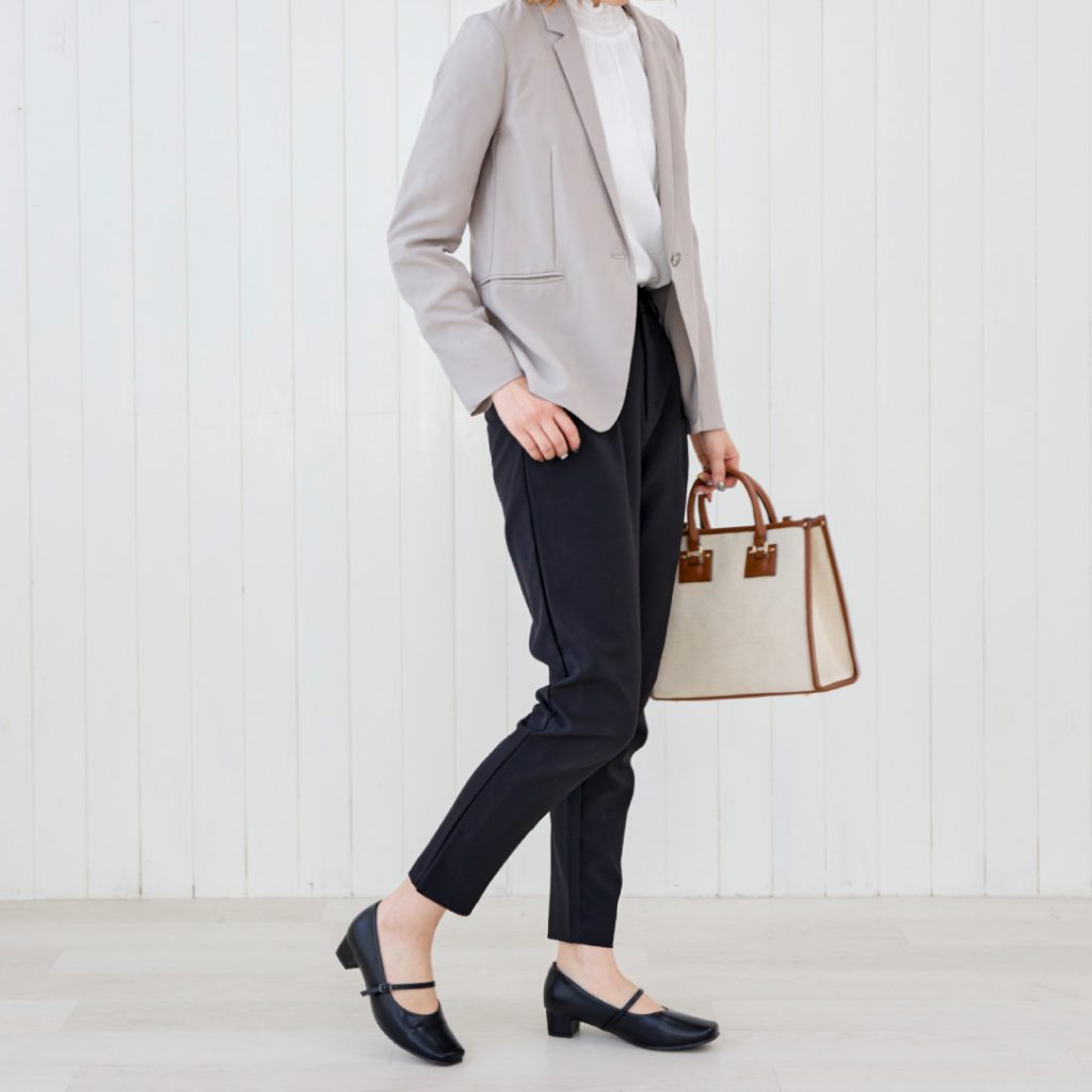 スクエア ストラップパンプスTW252531