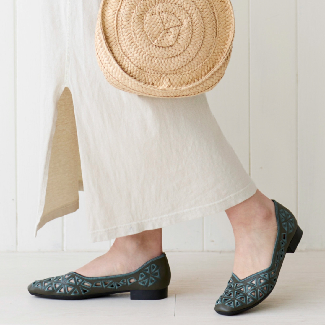 さんかく刺しゅうフラットシューズSE261606